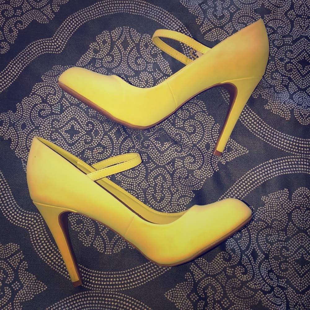 Mary Jane Style Neon Yellow Pumps